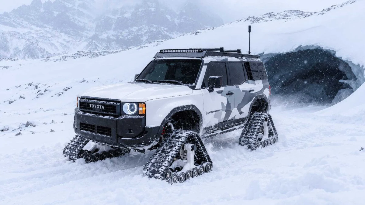 toyota snowhunter 12 1200x675 1 تويوتا تستعرض 5 سيارات بجنازير الثلج بدلًا من الإطارات ضمن مشروع Snowhunter