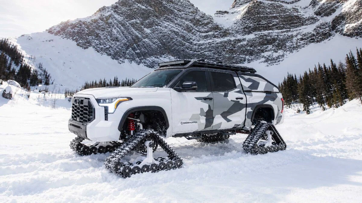 toyota snowhunter 13 1200x675 2 تويوتا تستعرض 5 سيارات بجنازير الثلج بدلًا من الإطارات ضمن مشروع Snowhunter